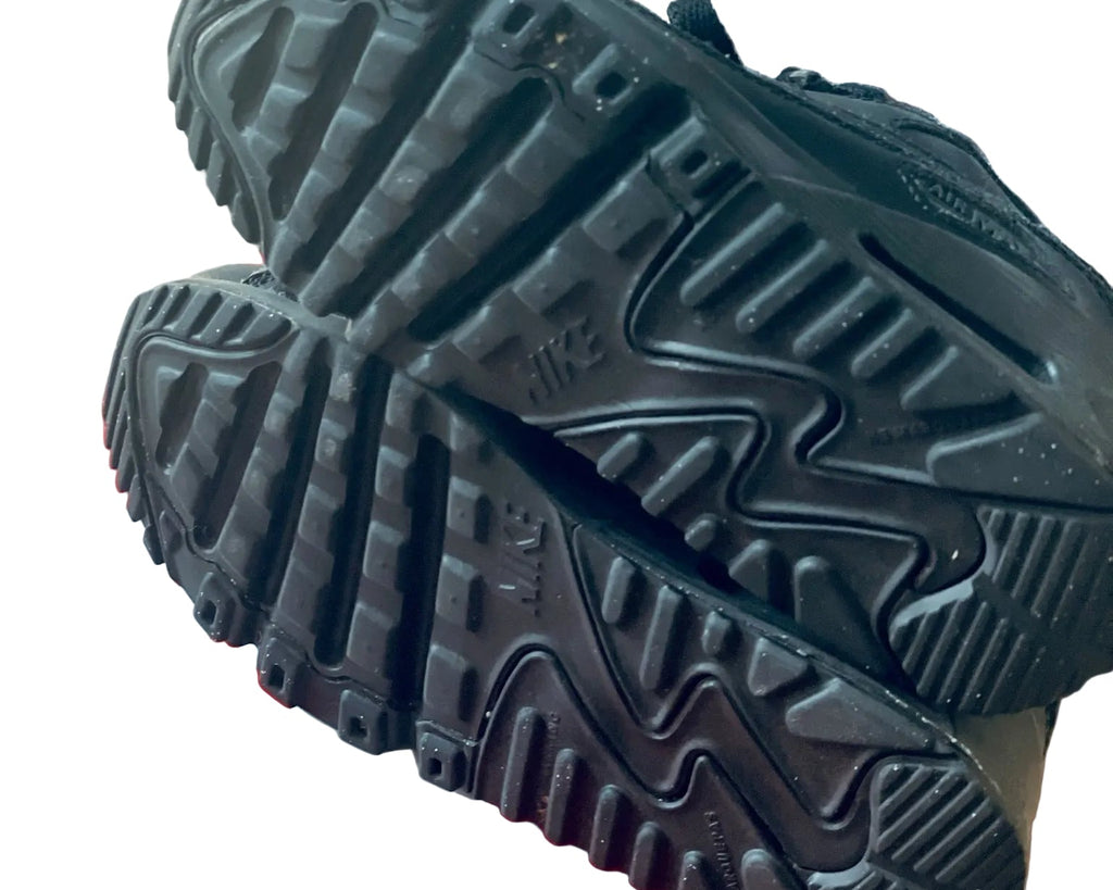 Minimal White Sneakers – Leather